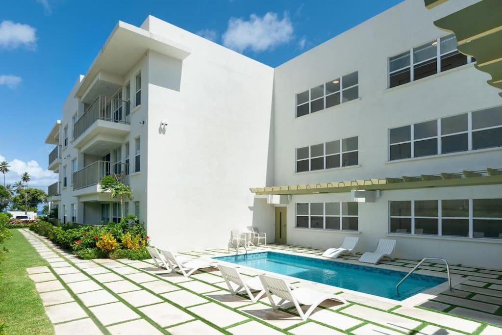 Walk to Mullins Beach Ground Floor Pool Fast WiFi