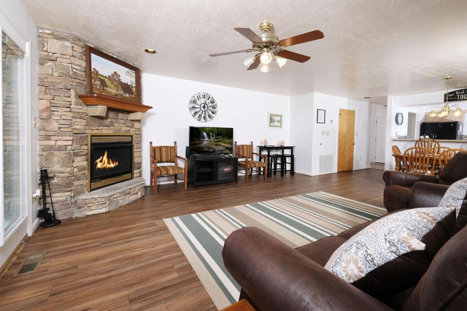 Cole's Condo By Colonial Properties view 4