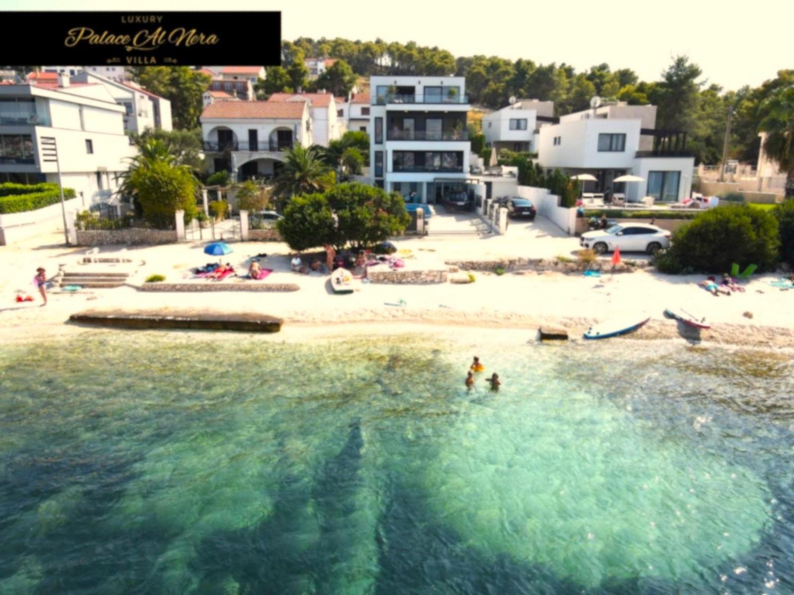 De luxe Villa Palace Al Nera 2 swimming pools at sea view 3