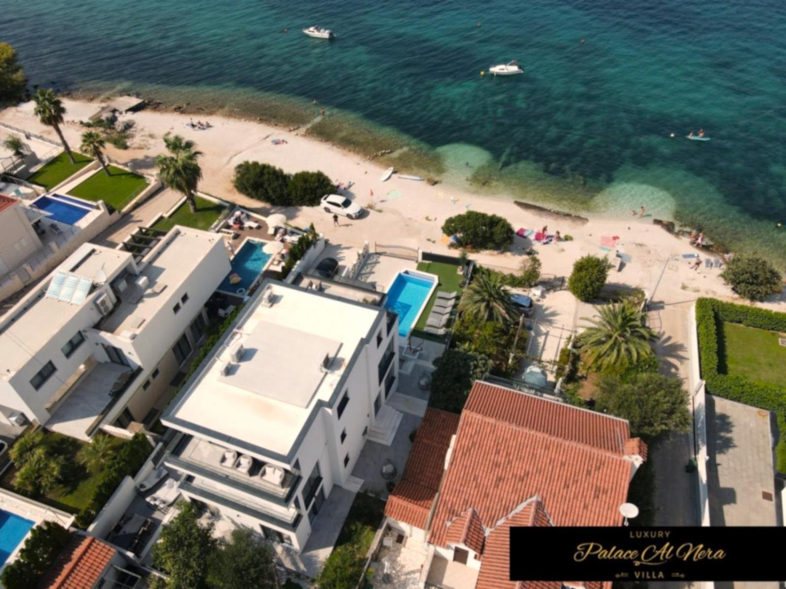 De luxe Villa Palace Al Nera 2 swimming pools at sea view 4