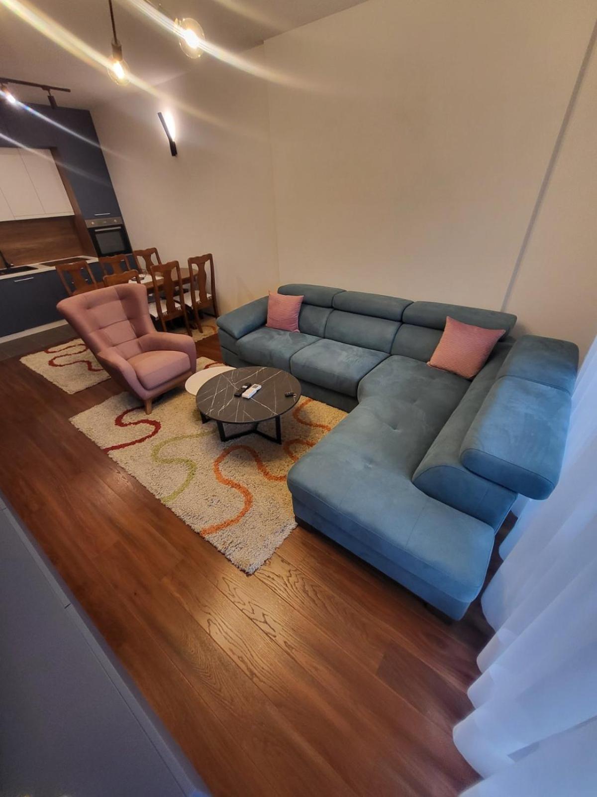 Master apartment photo 2