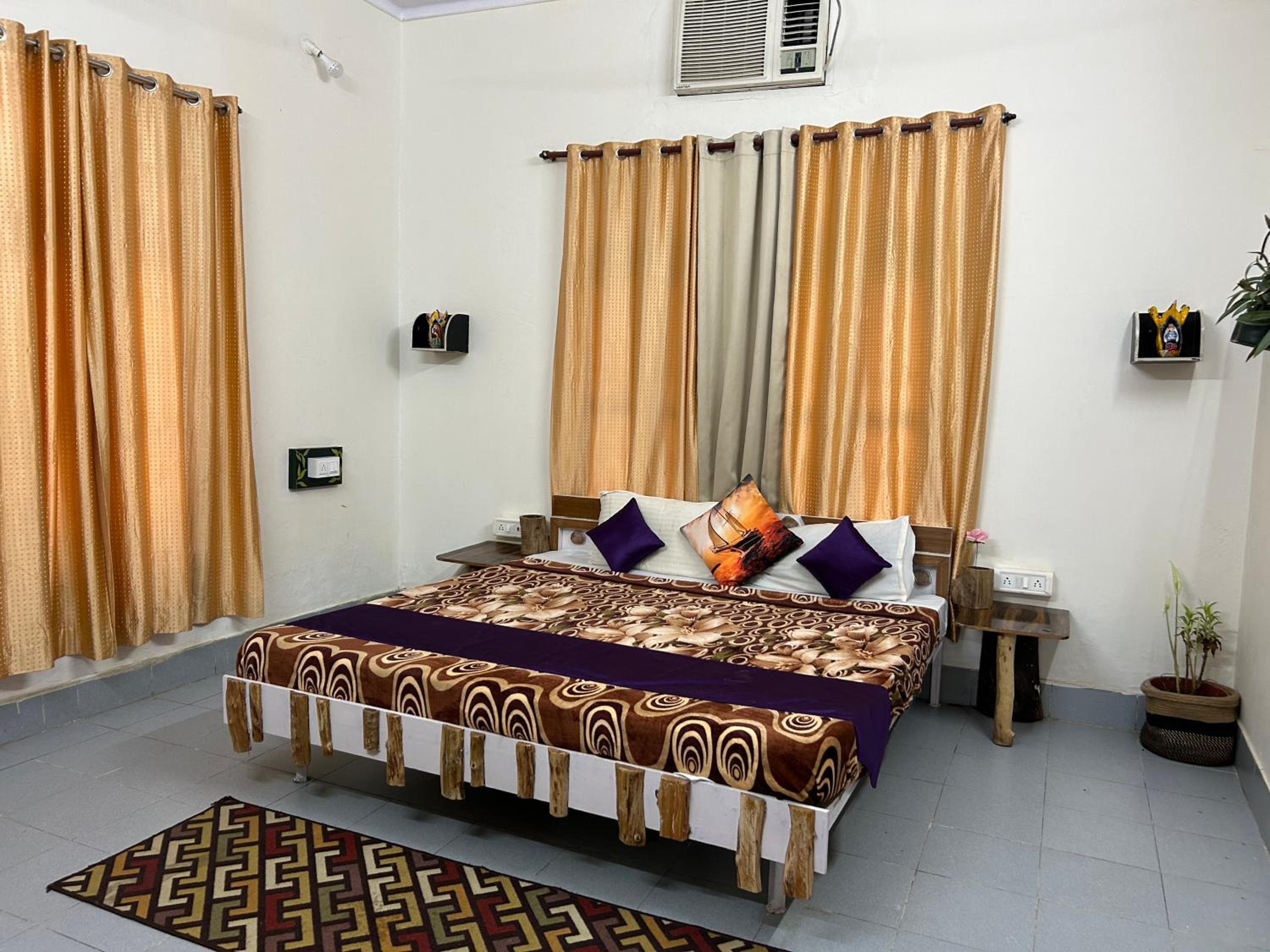 King of Corbett - Highlander's Retreat by Homeyhuts view 5