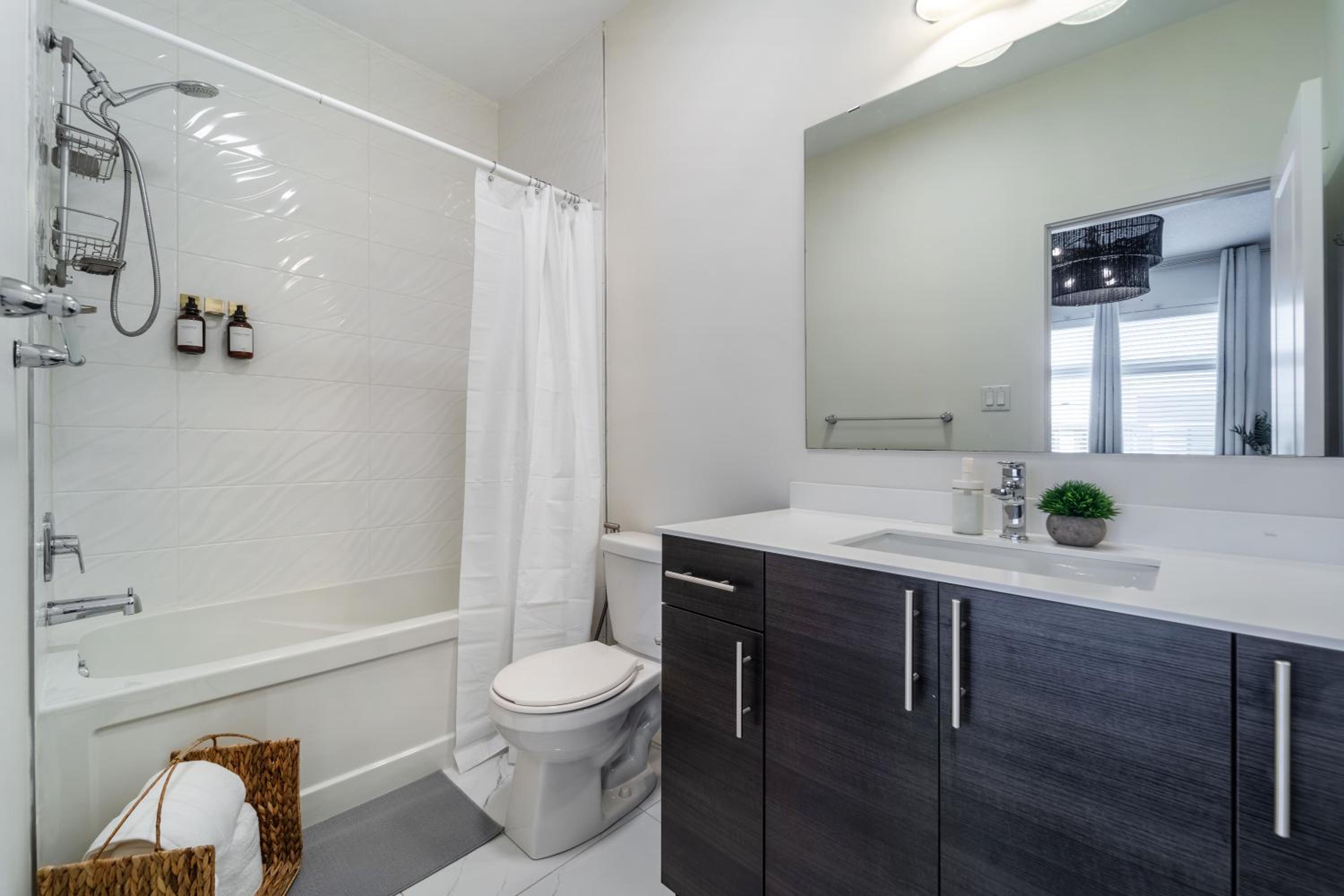 Luxury Urban Town home - Property Image 10