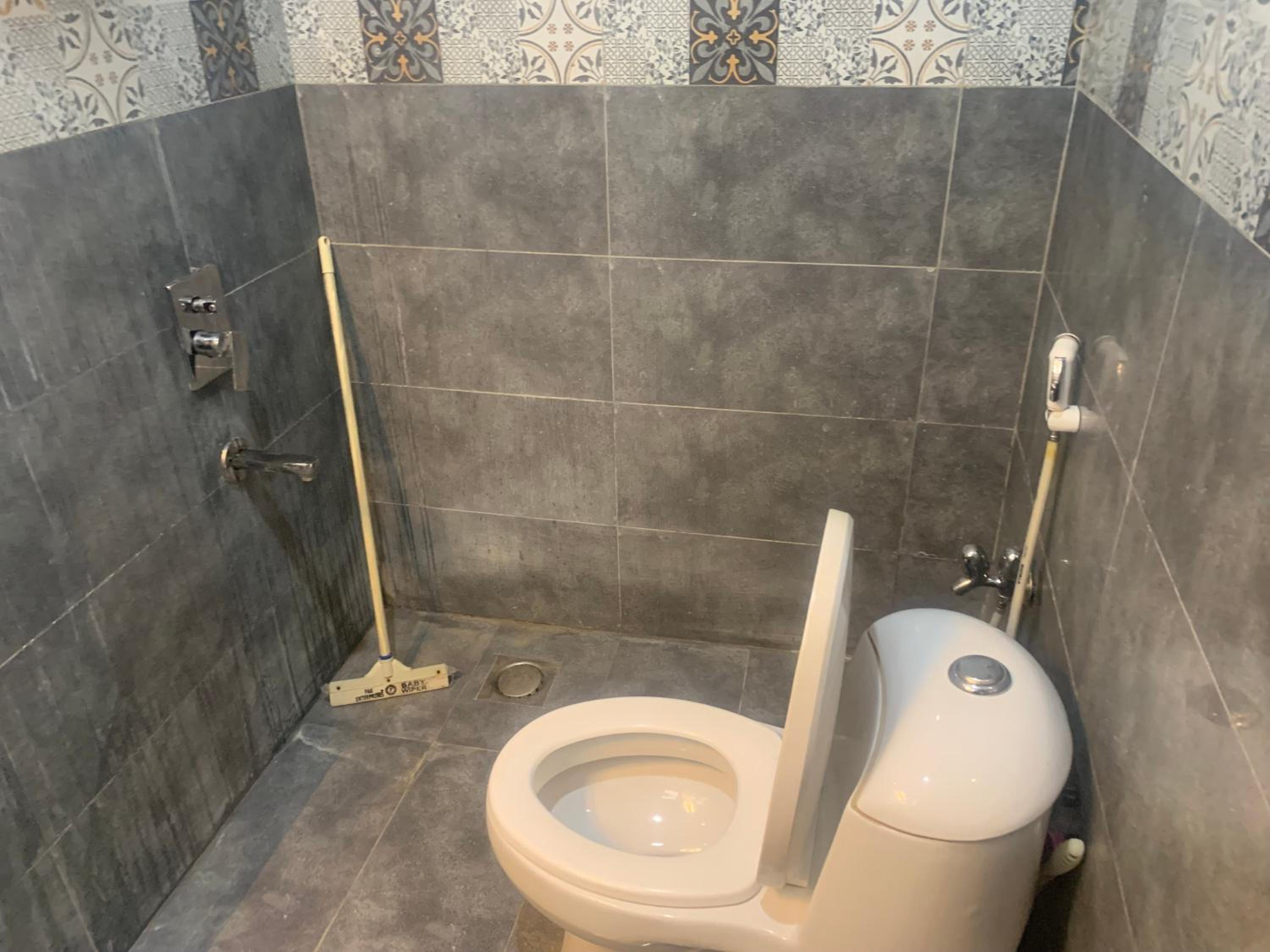 Arena Mall 1BHK Apartment