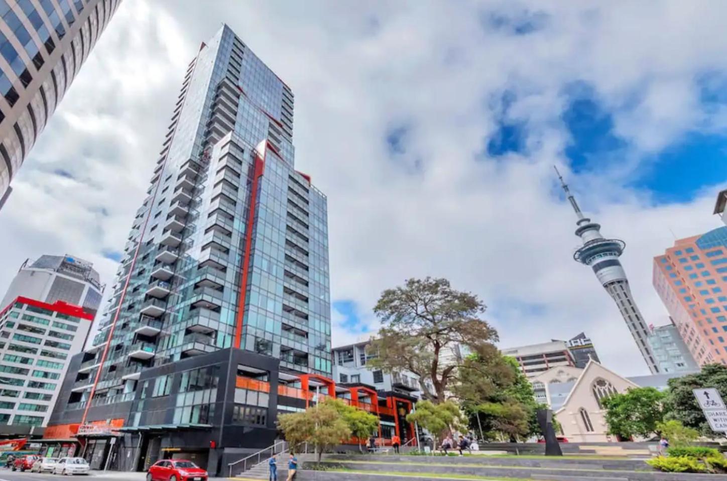 Gorgeous Seaview and Harbour View 2 BDR 2 BTH Apartment view 5
