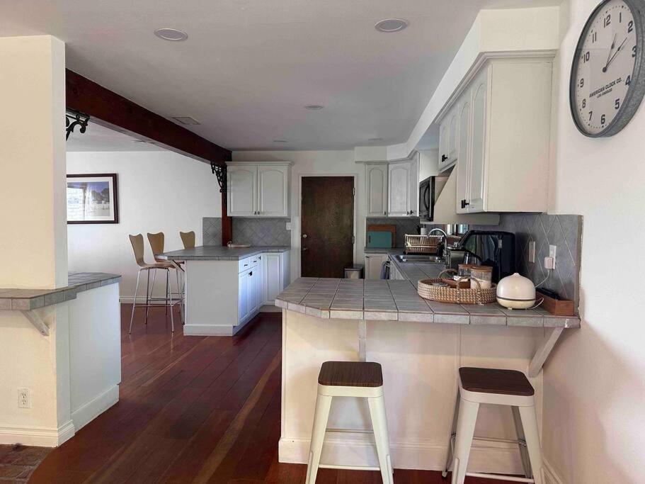 30 PCT OFF!! Limited Time! Malibu Ocean View Villa with Hot Tub, Mins to Beach Hiking Trails, Coastal Lifestyle - Property Image 46