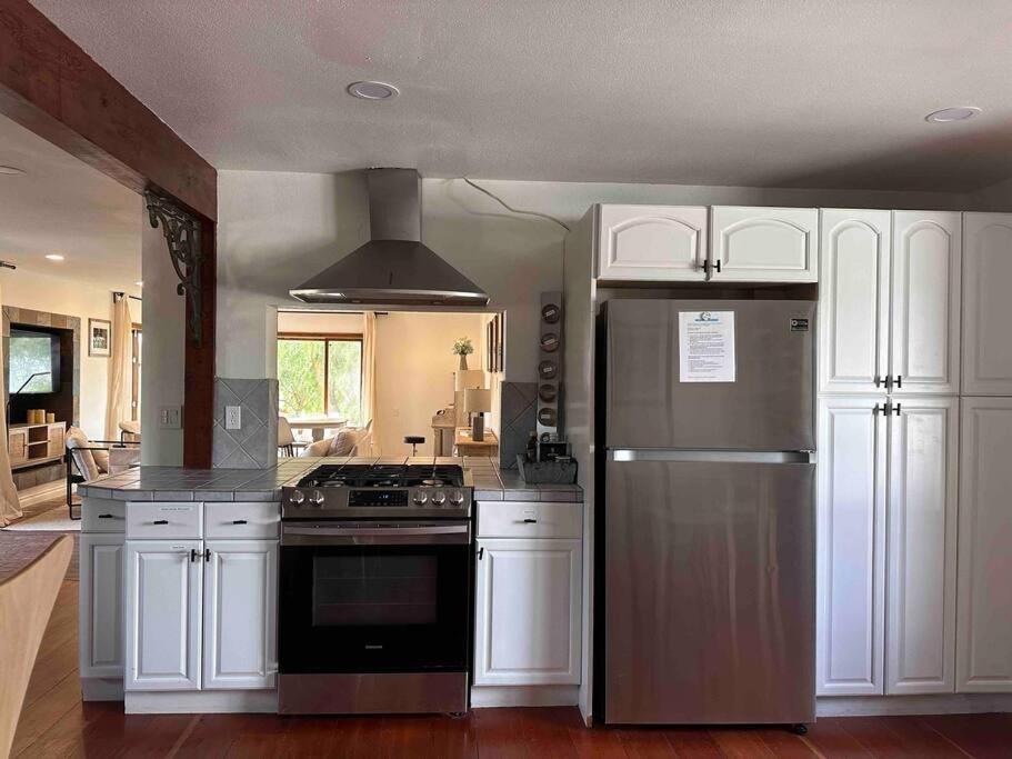 30 PCT OFF!! Limited Time! Malibu Ocean View Villa with Hot Tub, Mins to Beach Hiking Trails, Coastal Lifestyle - Property Image 44