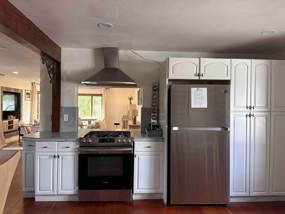 30 PCT OFF!! Limited Time! Malibu Ocean View Villa with Hot Tub, Mins to Beach Hiking Trails, Coastal Lifestyle - Property Image 34