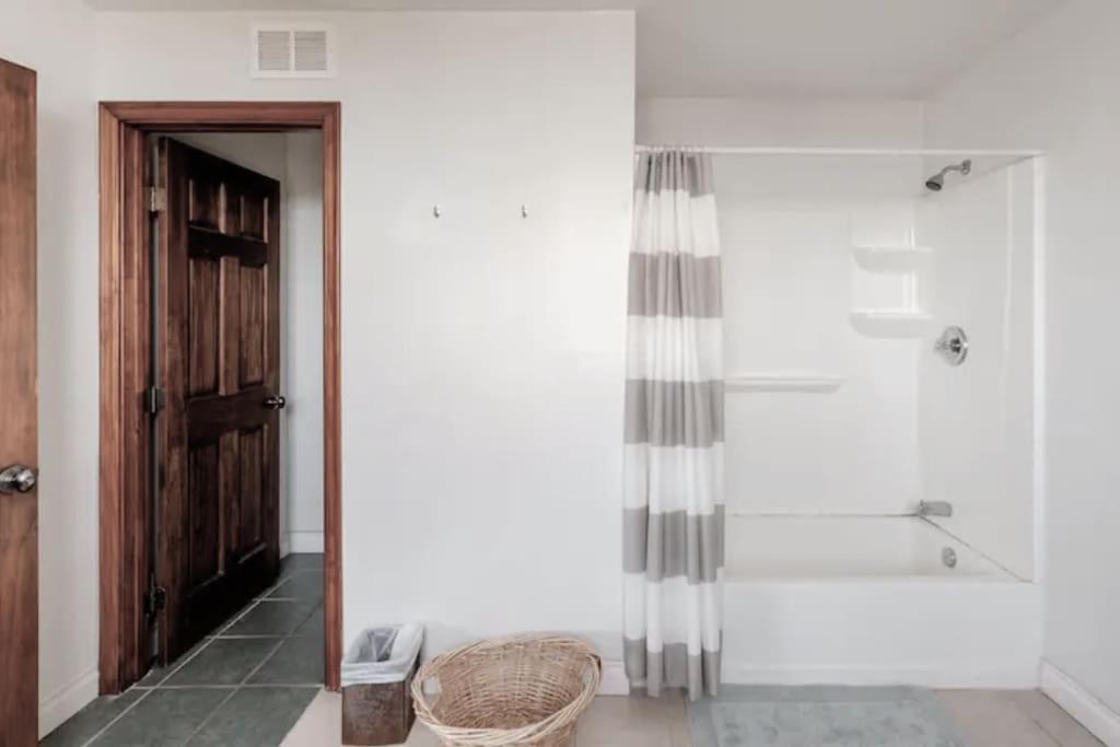 30 PCT OFF!! Limited Time! Malibu Ocean View Villa with Hot Tub, Mins to Beach Hiking Trails, Coastal Lifestyle - Property Image 31