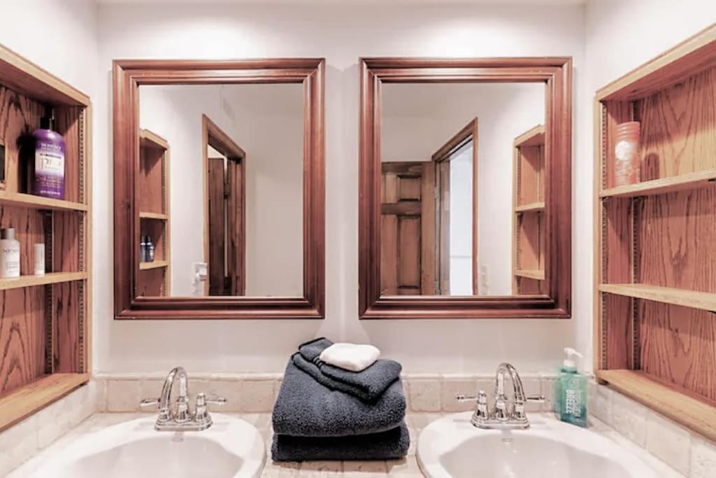 30 PCT OFF!! Limited Time! Malibu Ocean View Villa with Hot Tub, Mins to Beach Hiking Trails, Coastal Lifestyle - Property Image 21