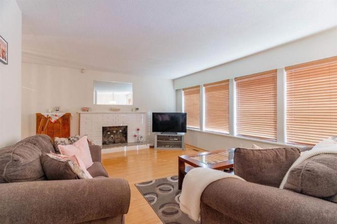 Surrey Vacations - Guildford Holiday Home - Near Surrey Mall - Property Image 16