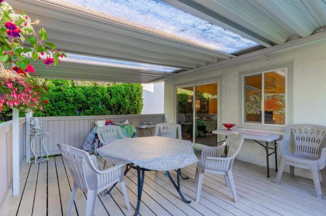 Surrey Vacations - Guildford Holiday Home - Near Surrey Mall - Property Image 4