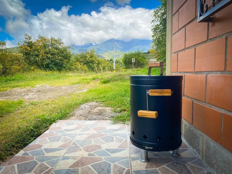 Retro Finca Urrao - Peaceful Avocado Farm Retreat