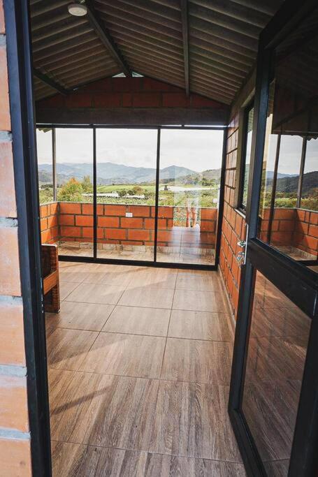 Retro Finca Urrao - Peaceful Avocado Farm Retreat
