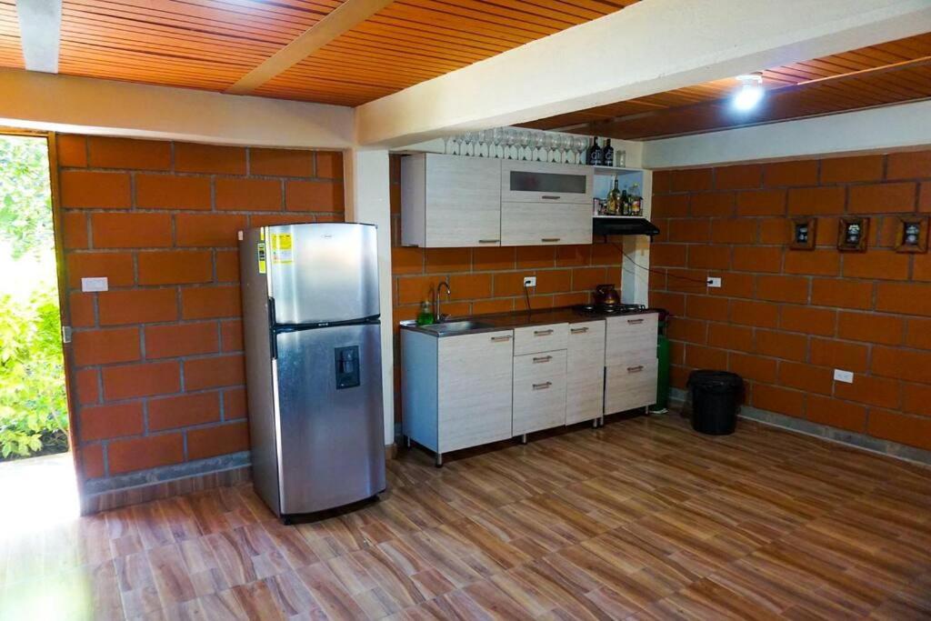 Retro Finca Urrao - Peaceful Avocado Farm Retreat
