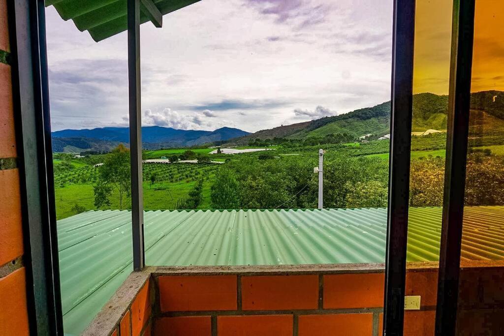 Retro Finca Urrao - Peaceful Avocado Farm Retreat