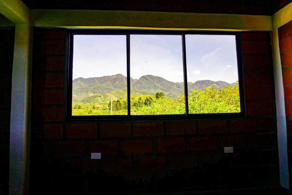 Retro Finca Urrao - Peaceful Avocado Farm Retreat