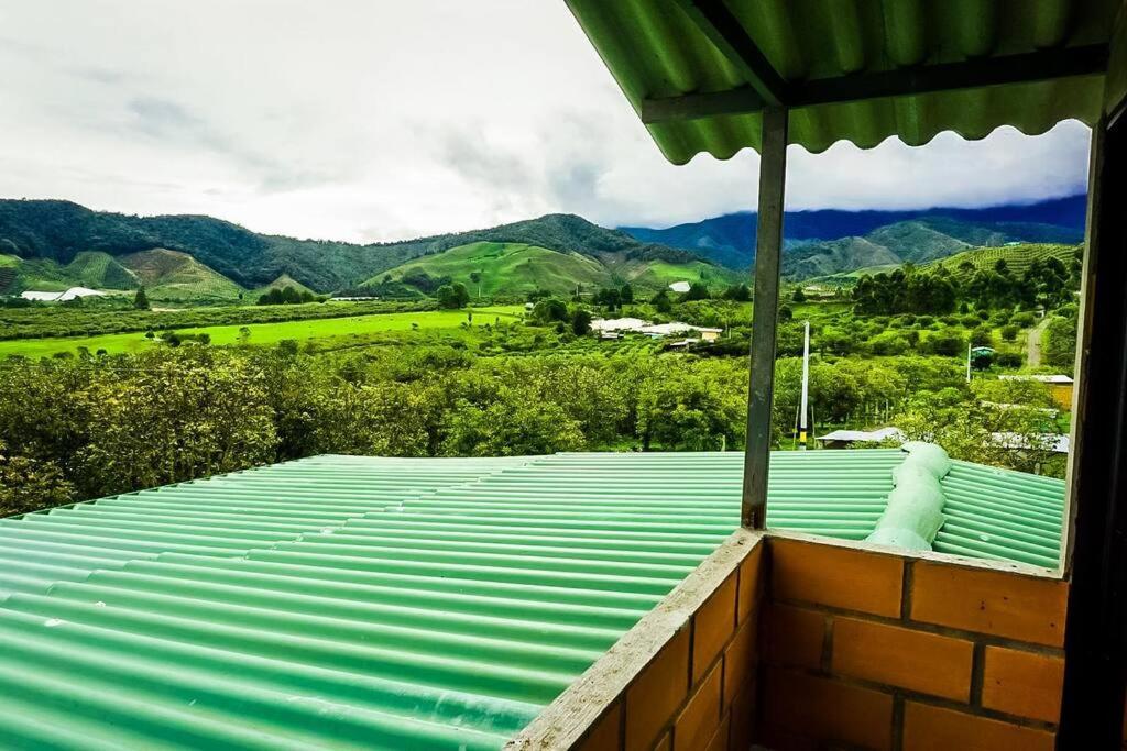 Retro Finca Urrao - Peaceful Avocado Farm Retreat