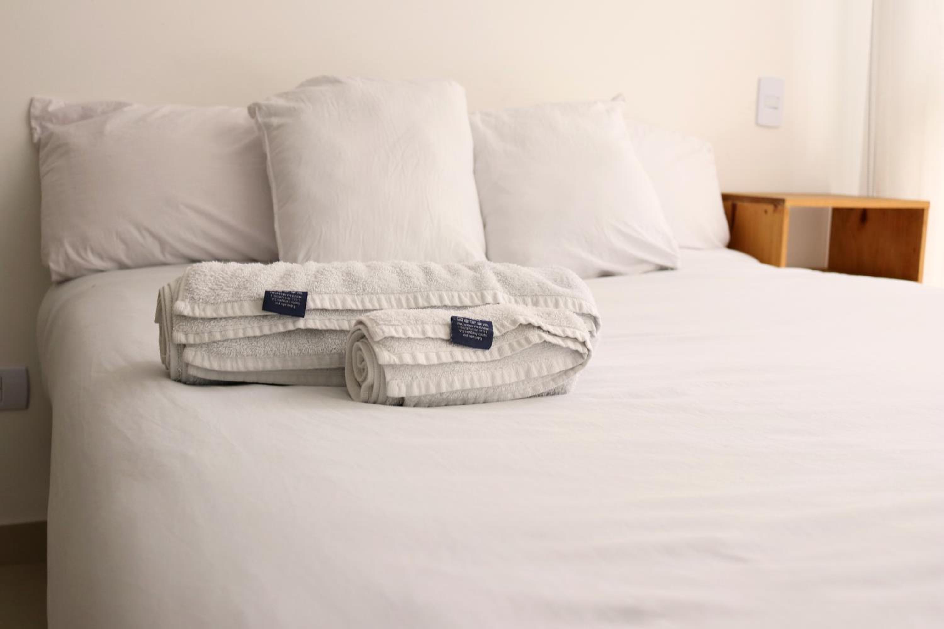 Amplio monoambiente con piscina