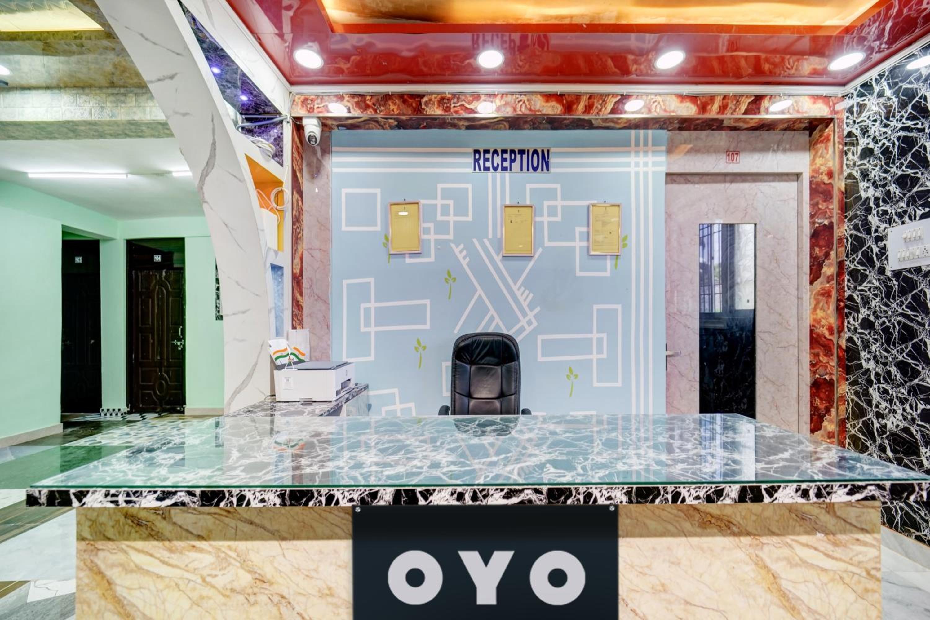 Lobby & Reception