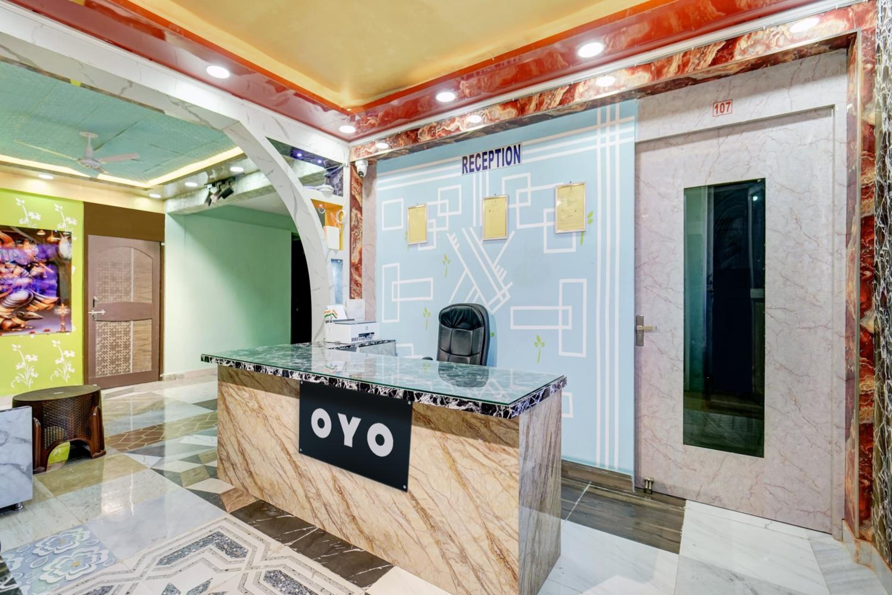 Lobby & Reception