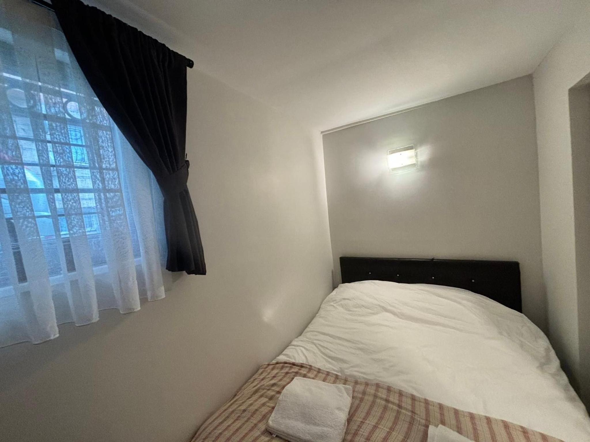 Charming Semi-Basement Apartment Steps from Taksim Square No 1