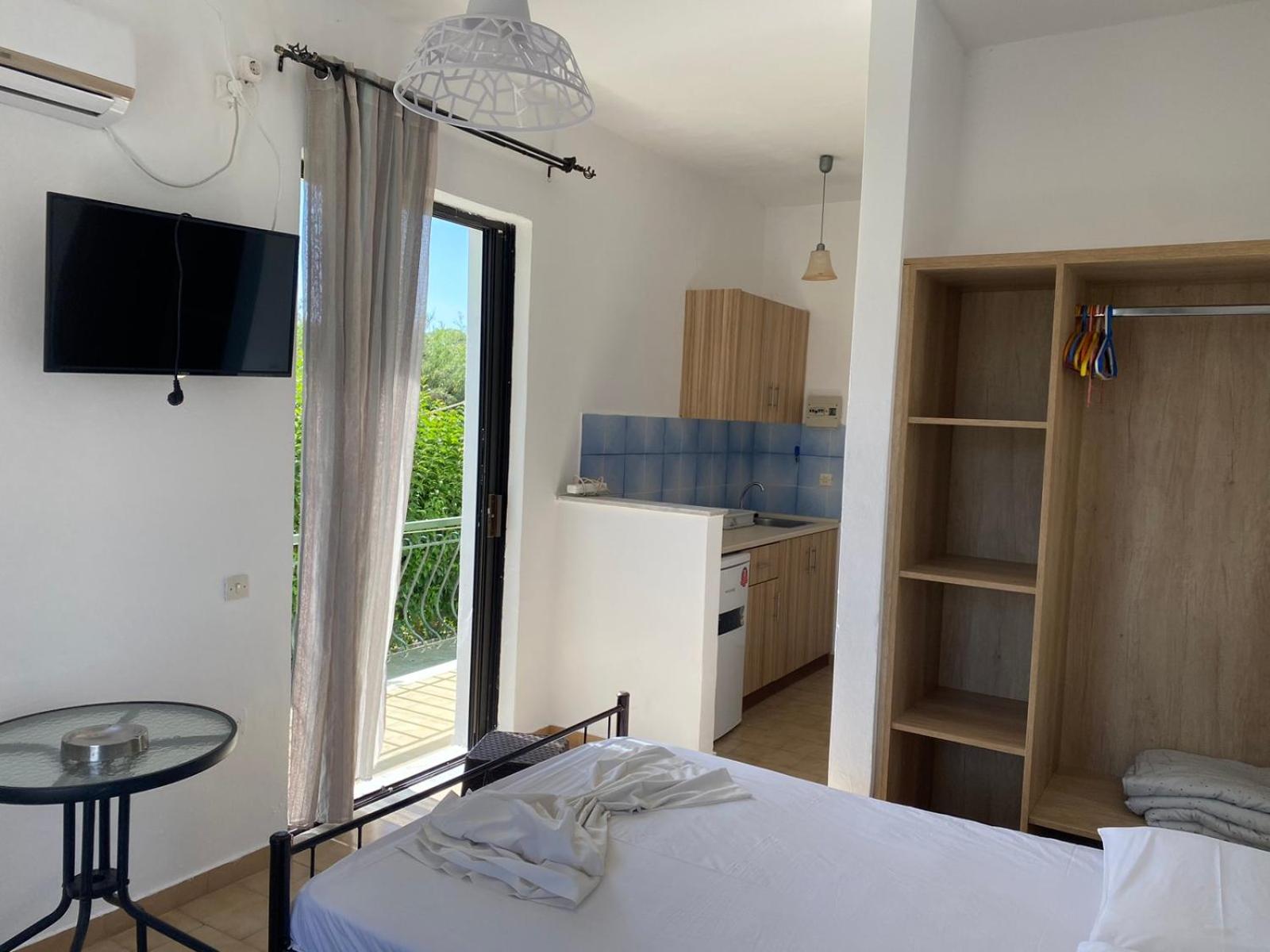 Laganas Vacations - Mary Studios - Property Image 6