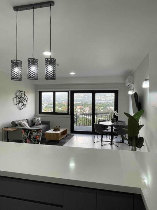 Lovely 1br Via Rooftop pool