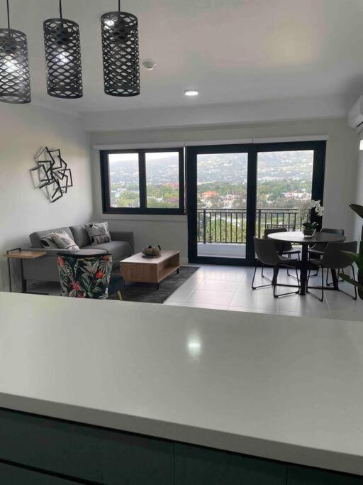Lovely 1br Via Rooftop pool