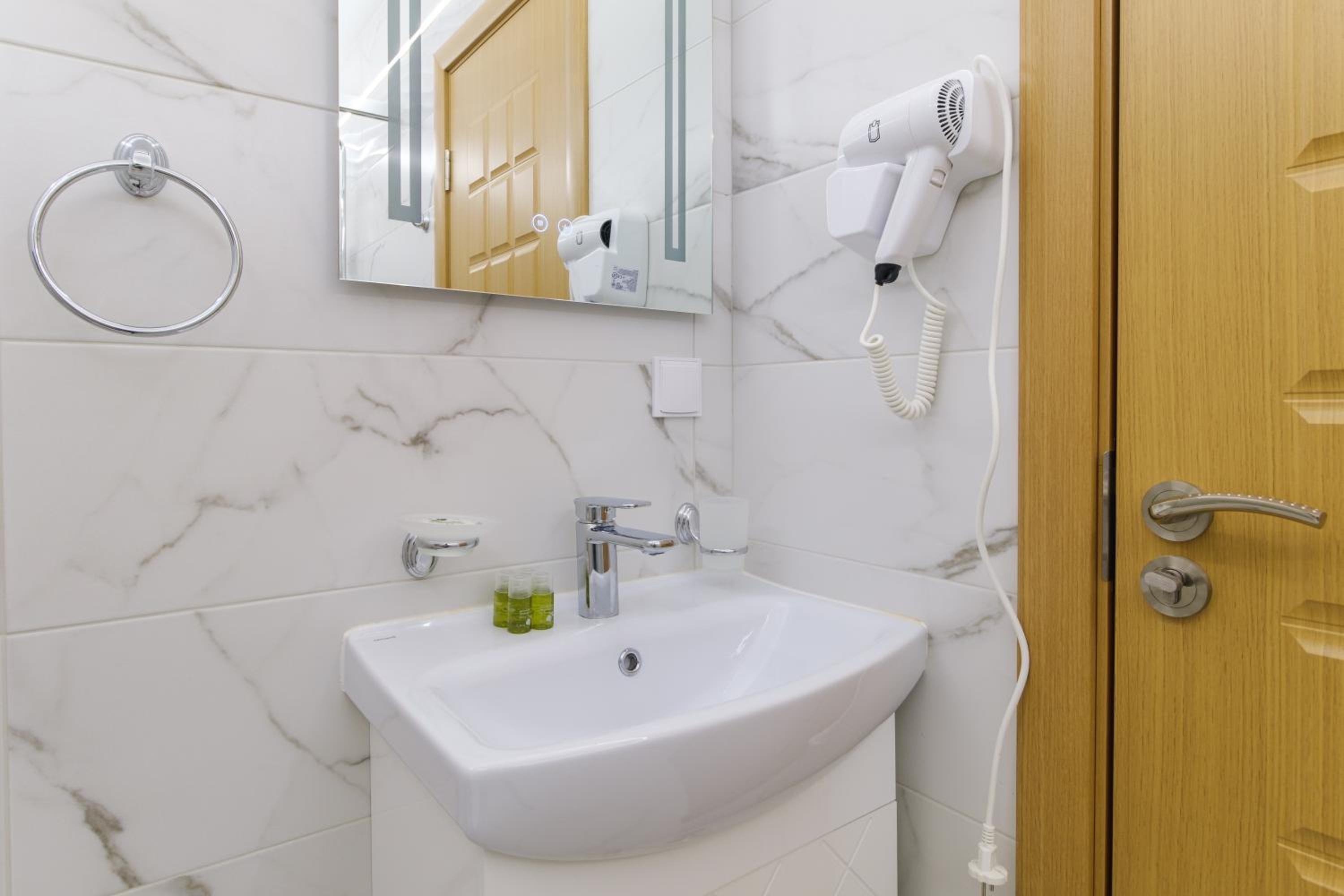 LDV 13 1-Bedroom Apartments Free private parking