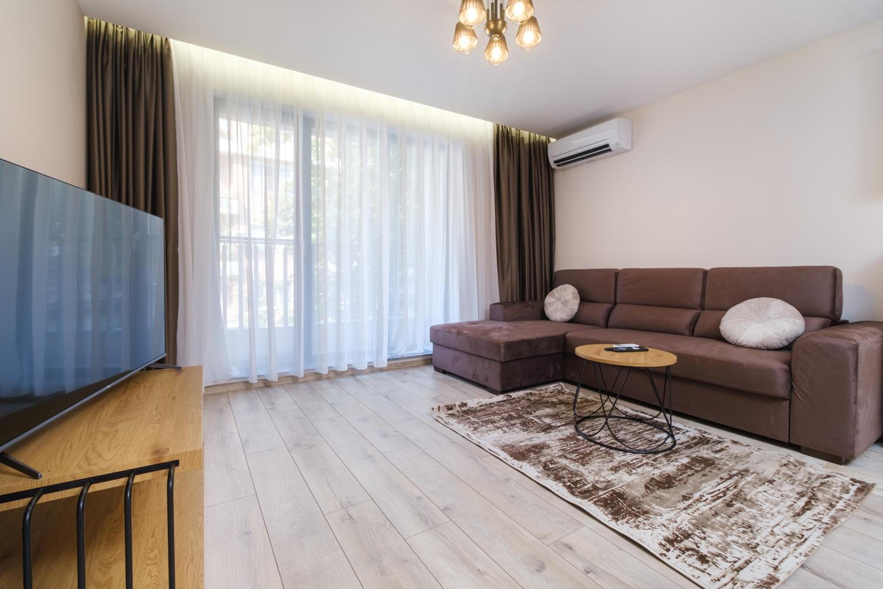 LDV 13 1-Bedroom Apartments Free private parking