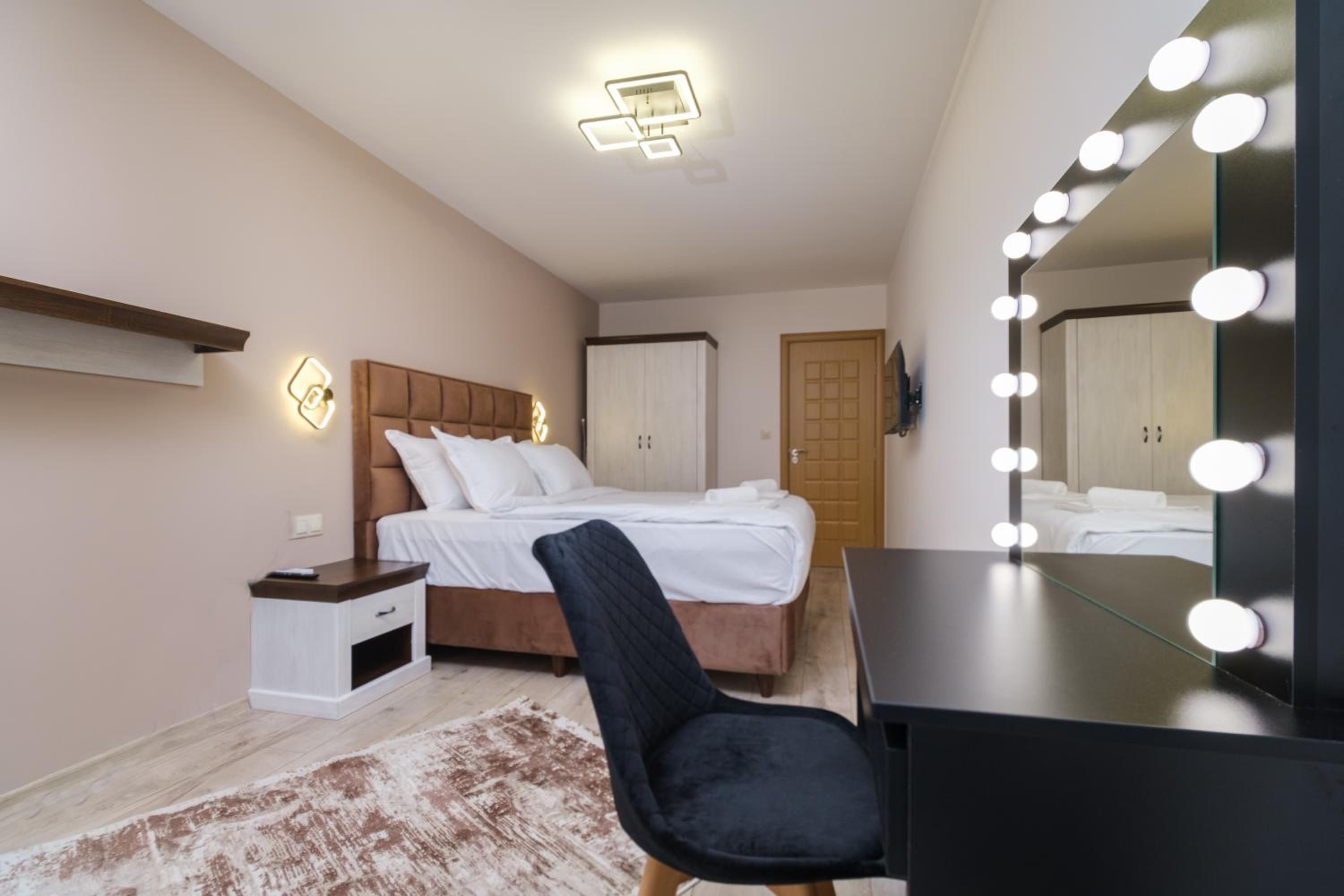 LDV 13 1-Bedroom Apartments Free private parking
