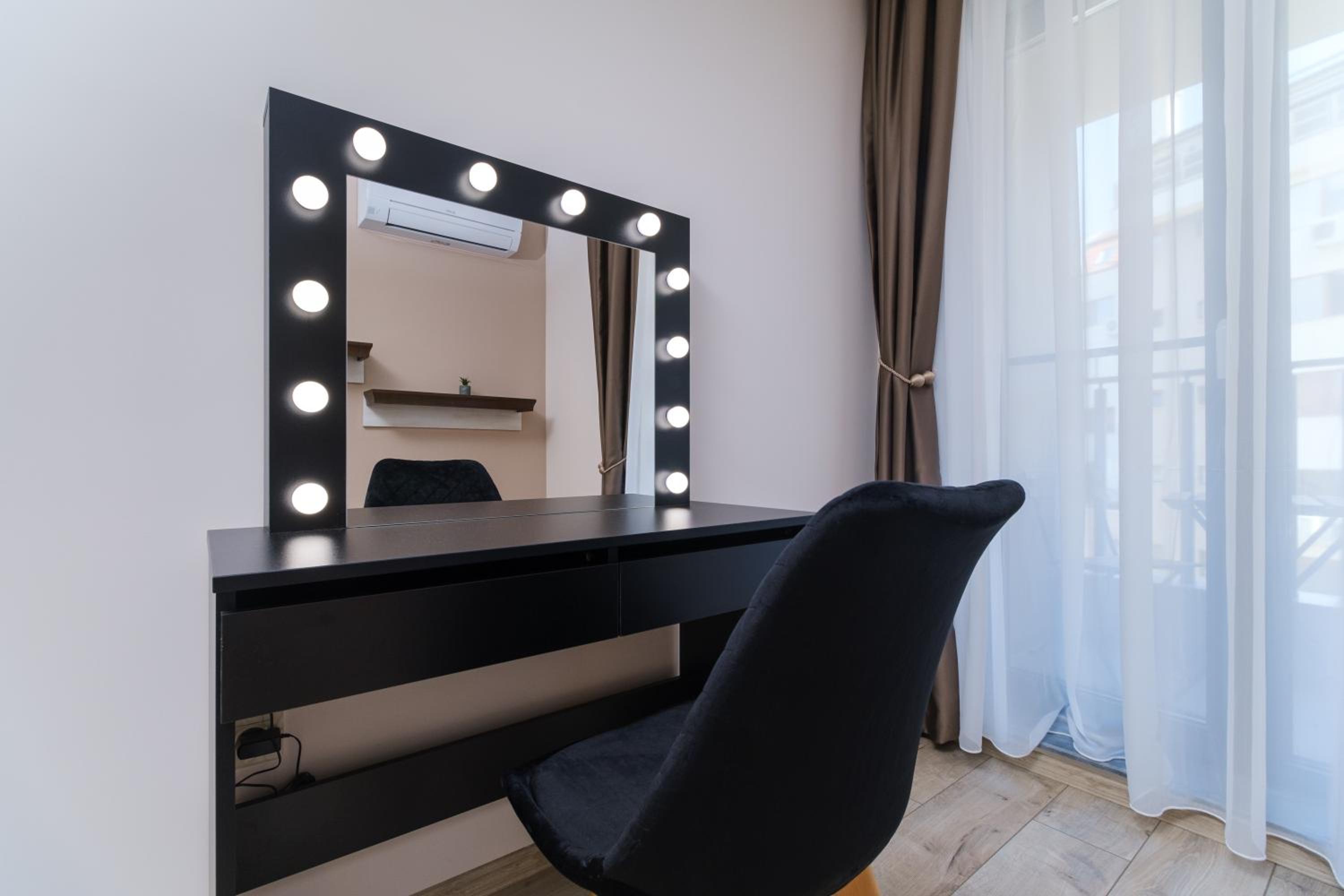 LDV 13 1-Bedroom Apartments Free private parking