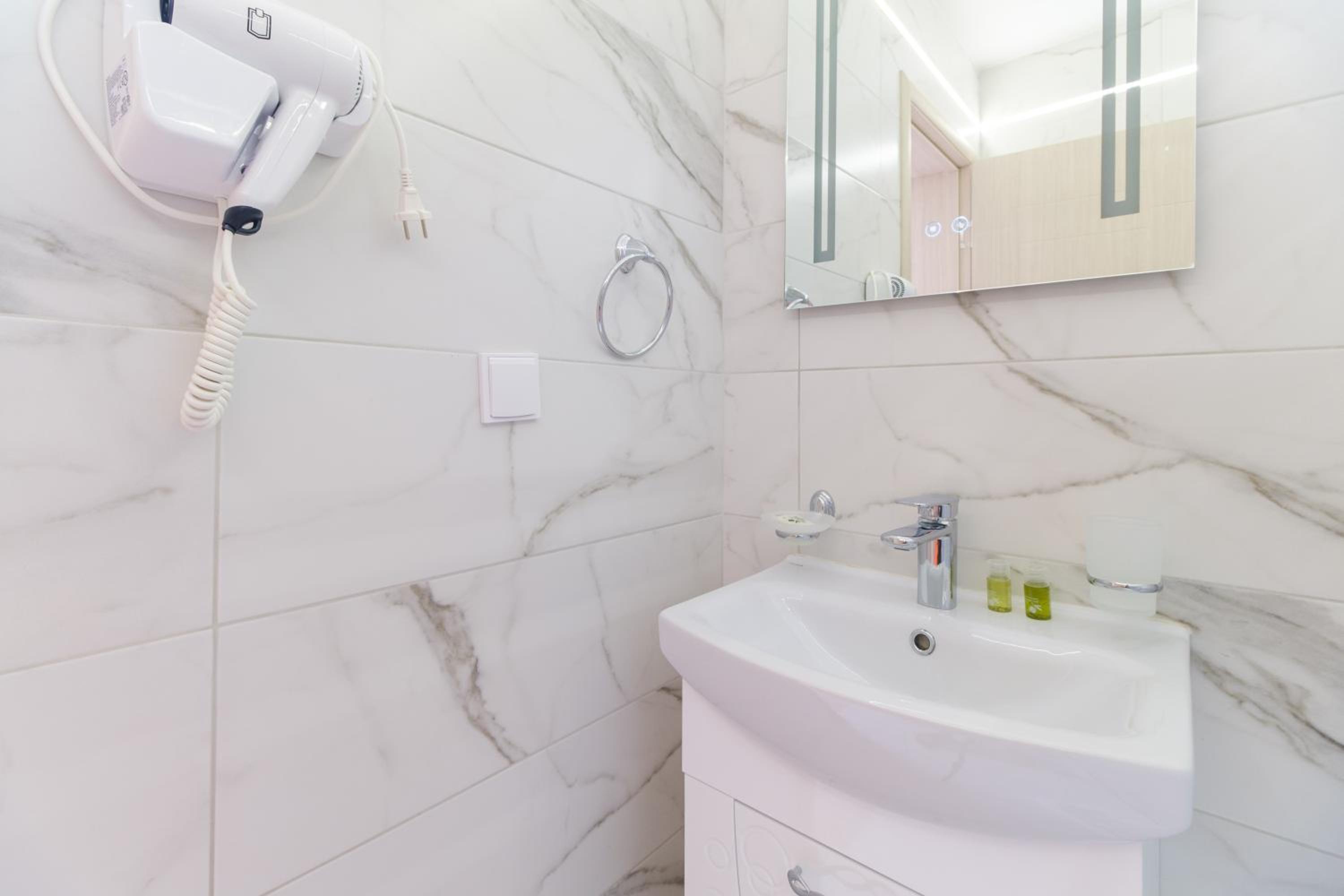 LDV 13 1-Bedroom Apartments Free private parking