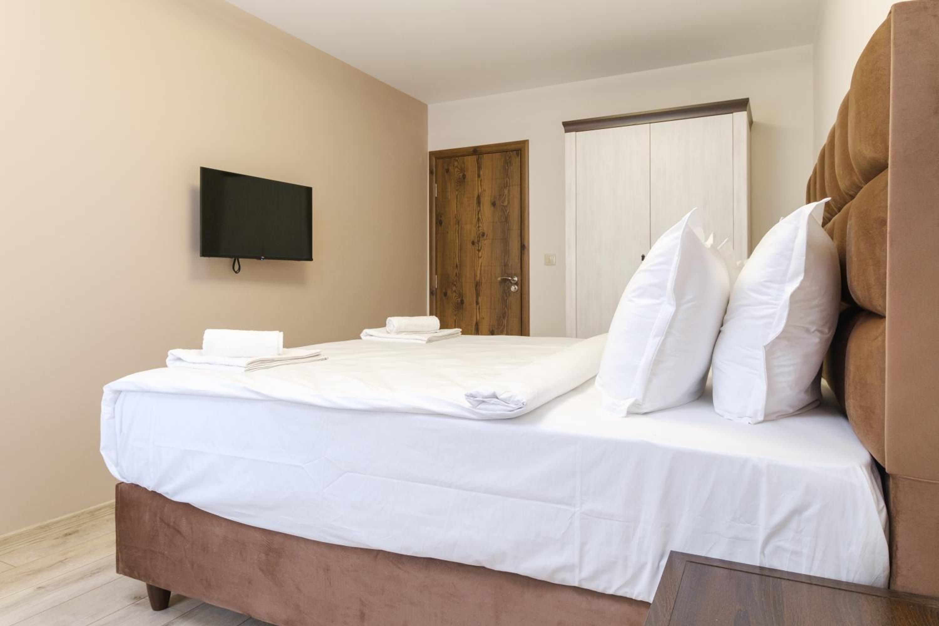 LDV 13 1-Bedroom Apartments Free private parking