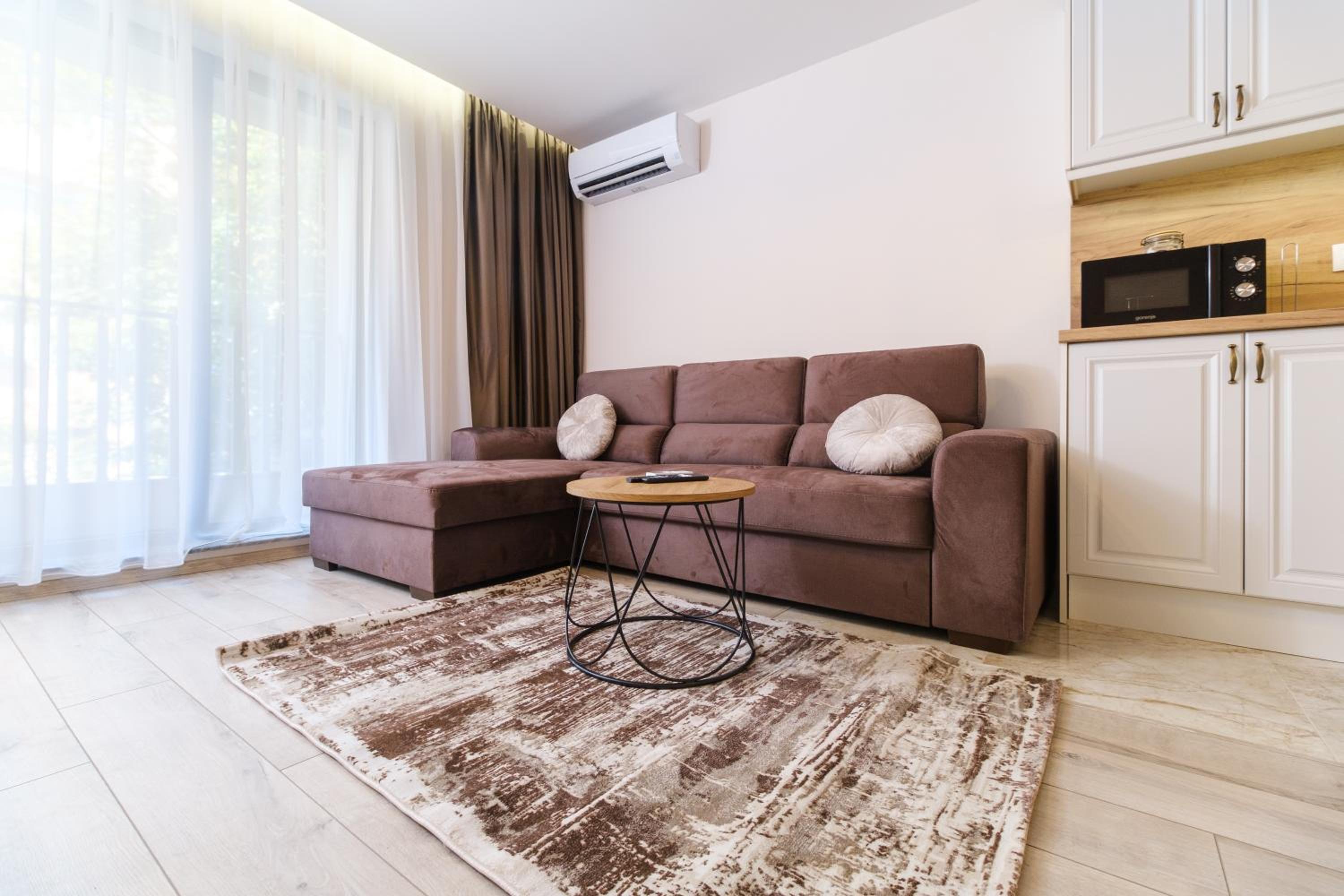 LDV 13 1-Bedroom Apartments Free private parking