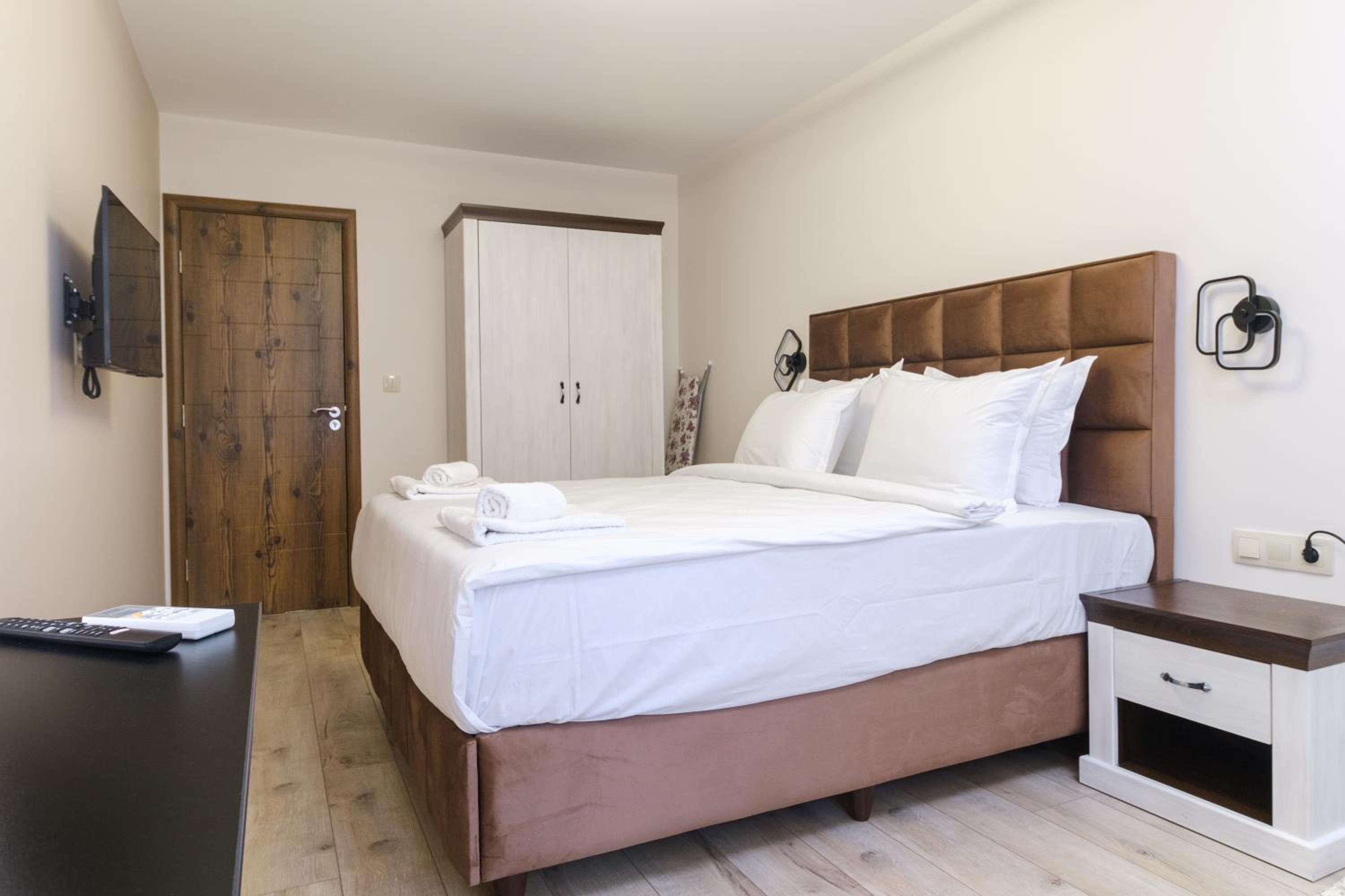 LDV 13 1-Bedroom Apartments Free private parking