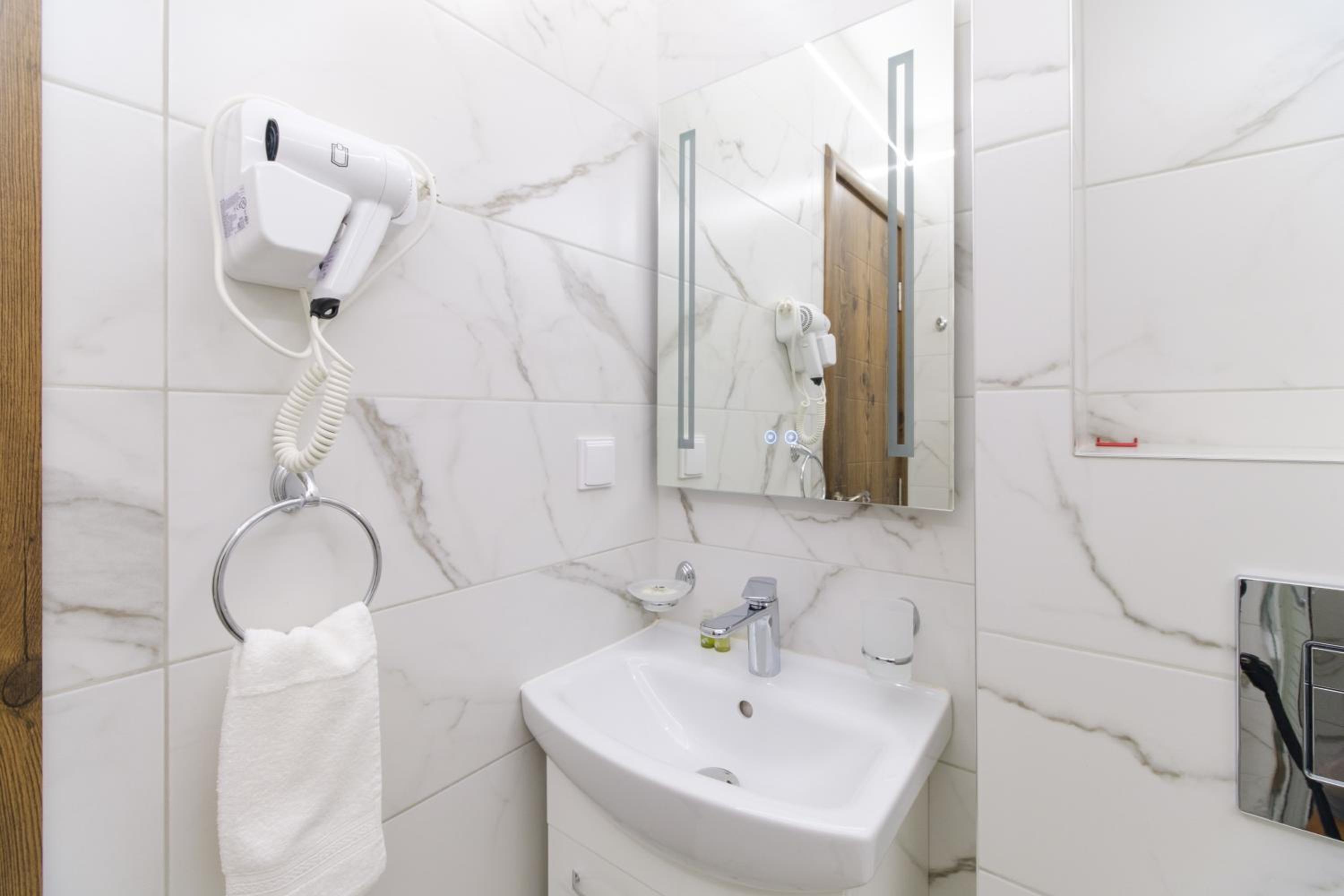 LDV 13 1-Bedroom Apartments Free private parking
