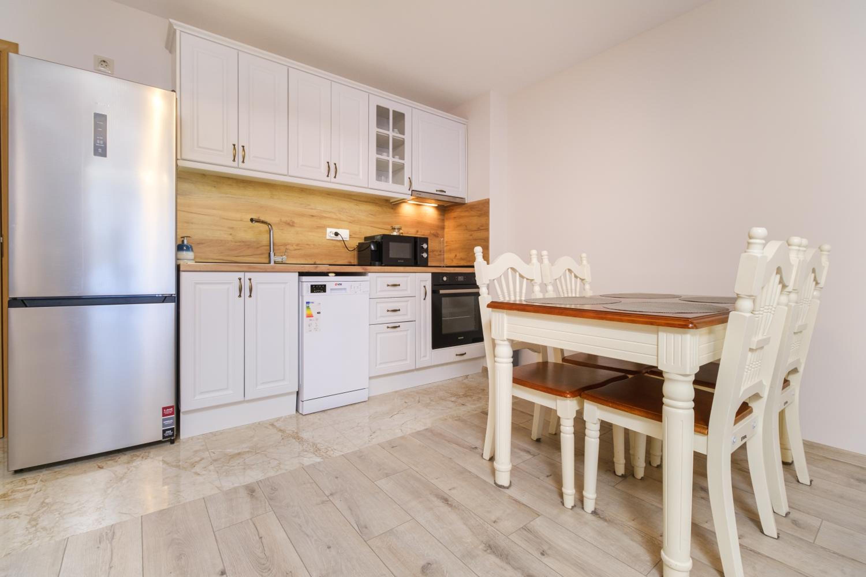 LDV 13 1-Bedroom Apartments Free private parking