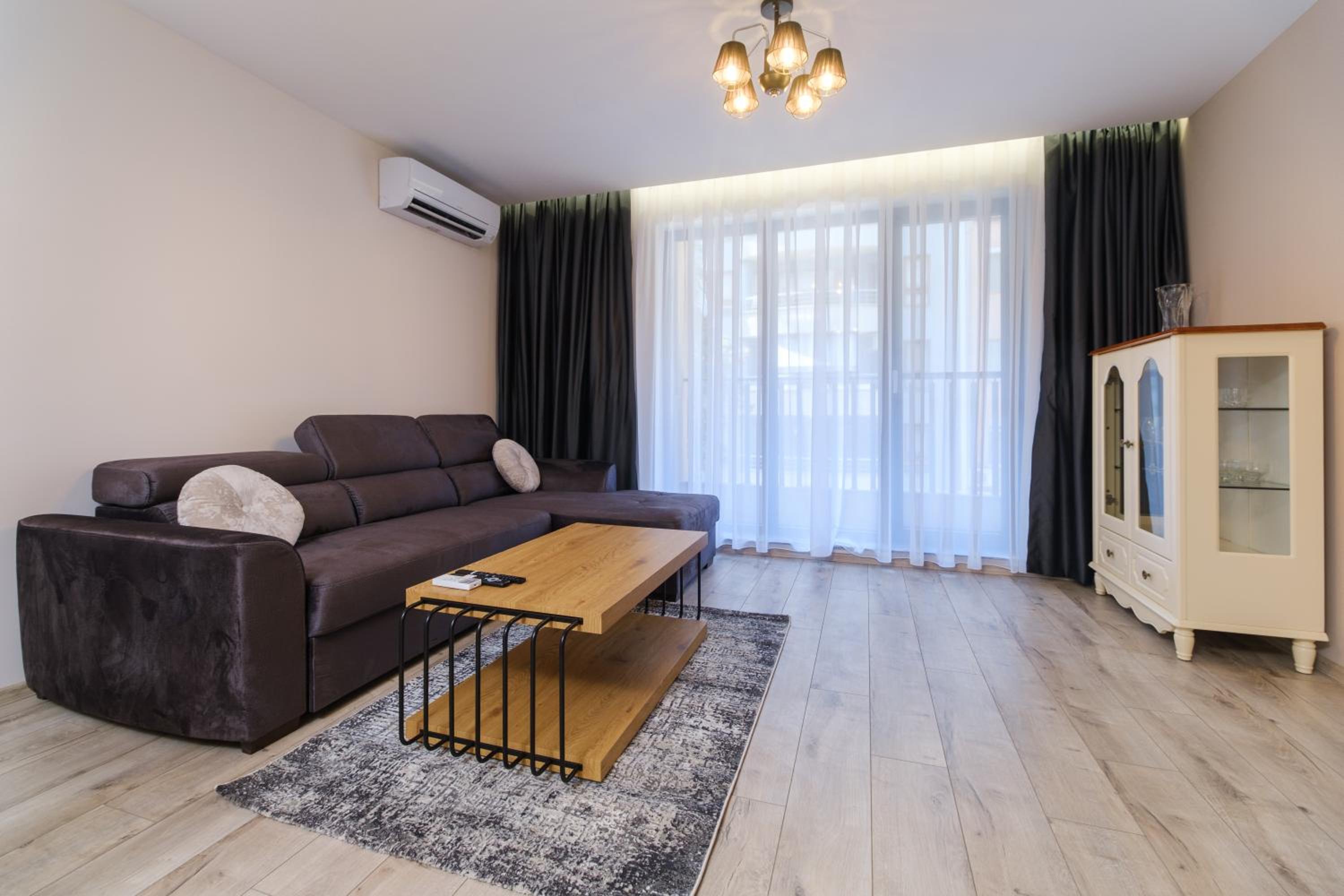 LDV 13 1-Bedroom Apartments Free private parking
