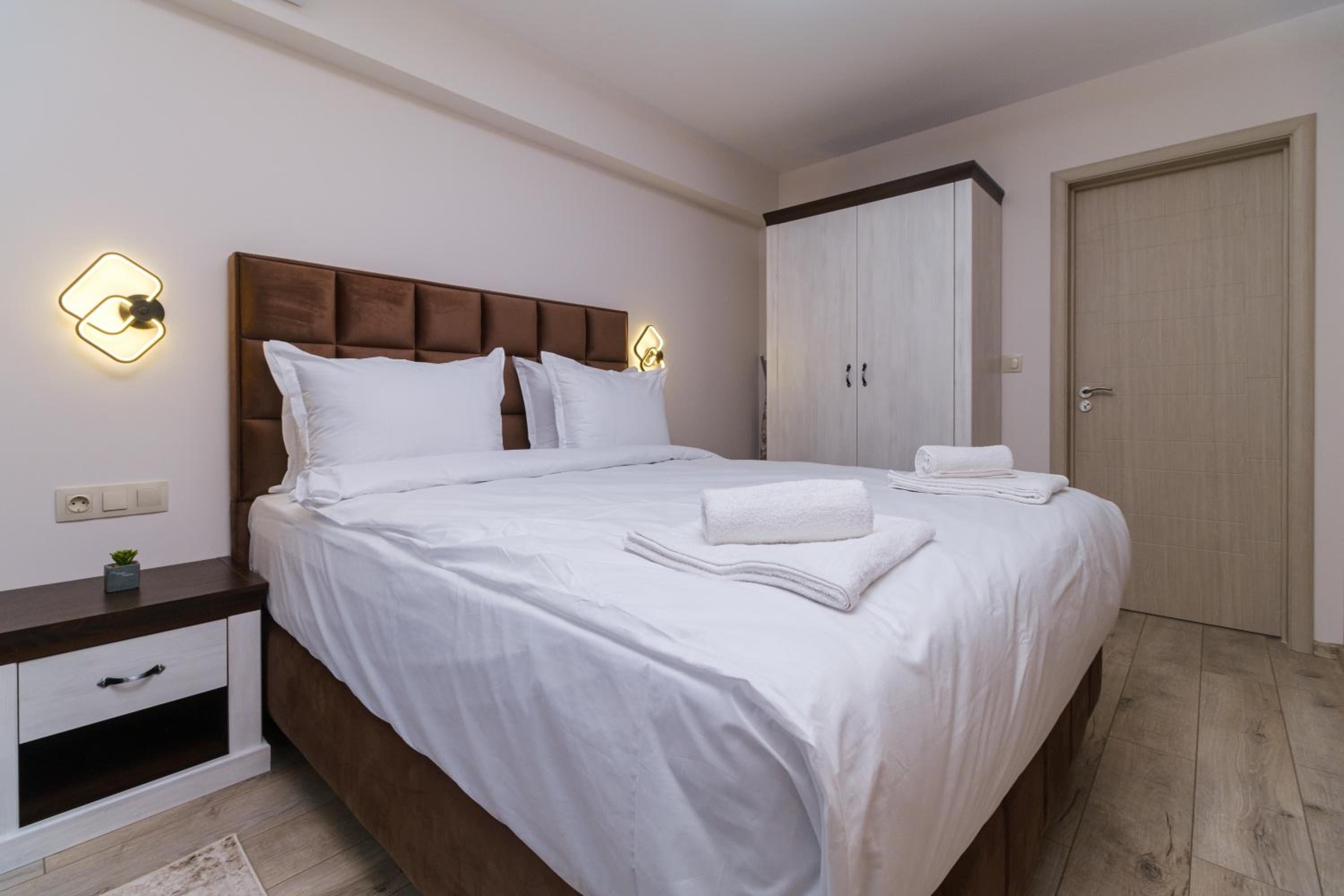 LDV 13 1-Bedroom Apartments Free private parking