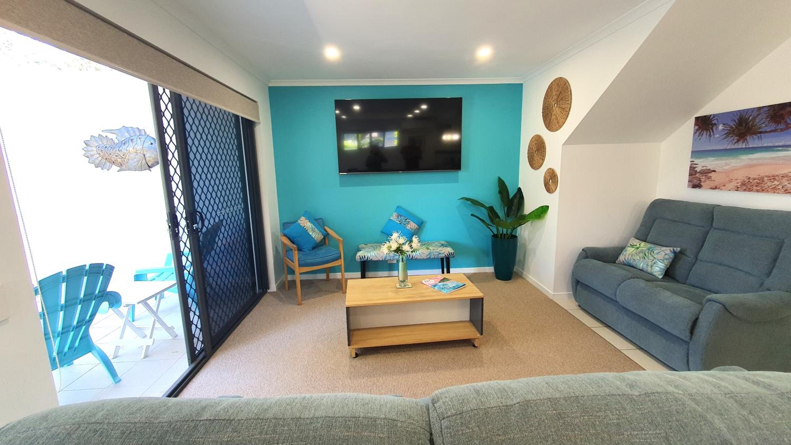Paradise among the bright and breezy palms 118IP