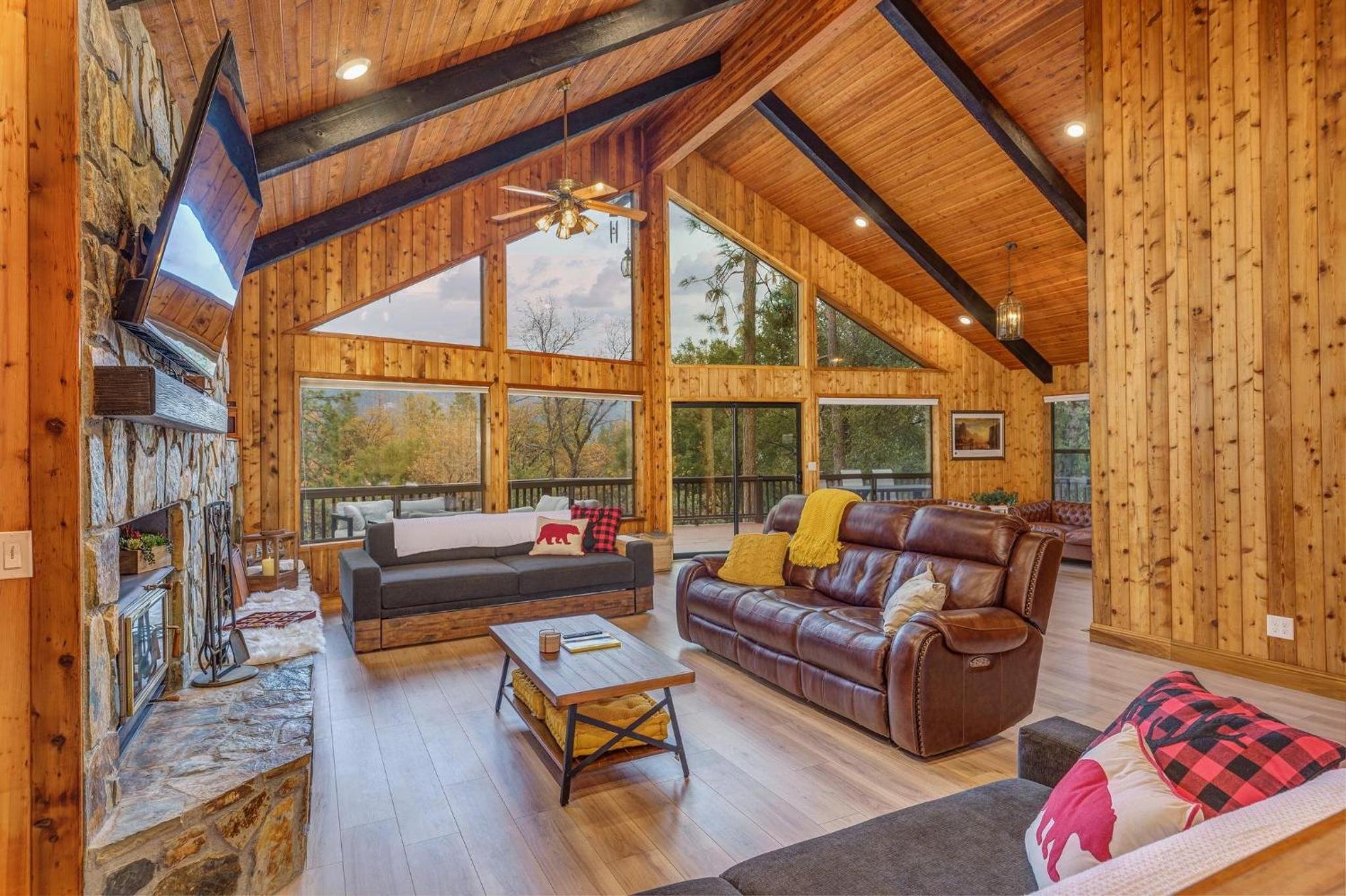 Summit Cabin Stunning home Loaded with amenities view 3