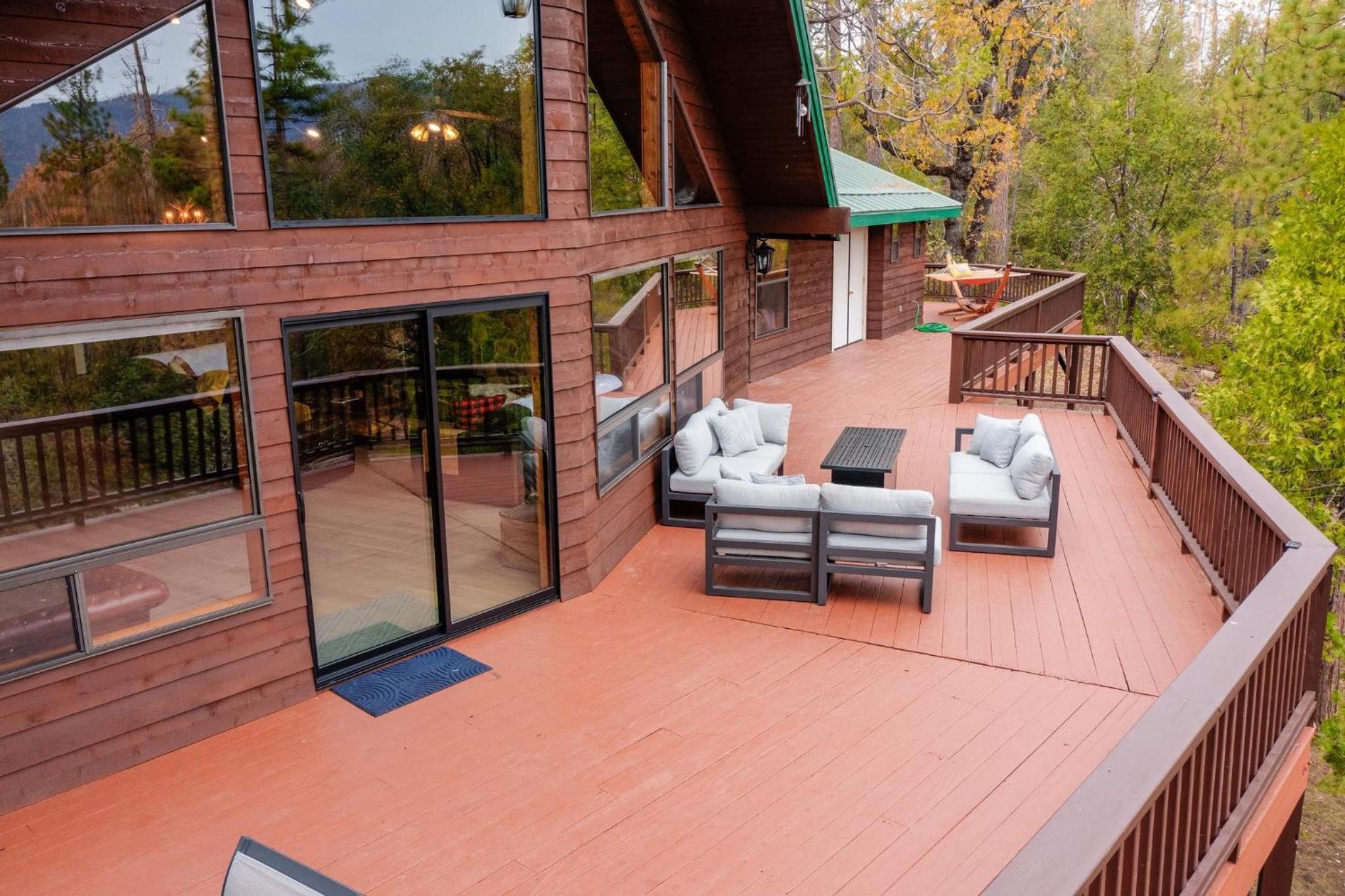 Summit Cabin Stunning home Loaded with amenities view 4