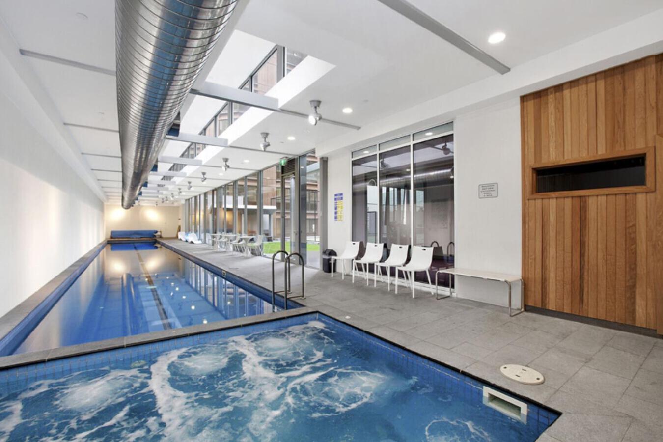 WOW Apartment on Swanston view 3
