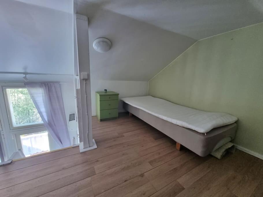 Viihtyisä huvila saunalla Korpilammella