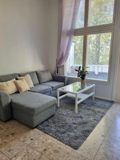 Viihtyisä huvila saunalla Korpilammella