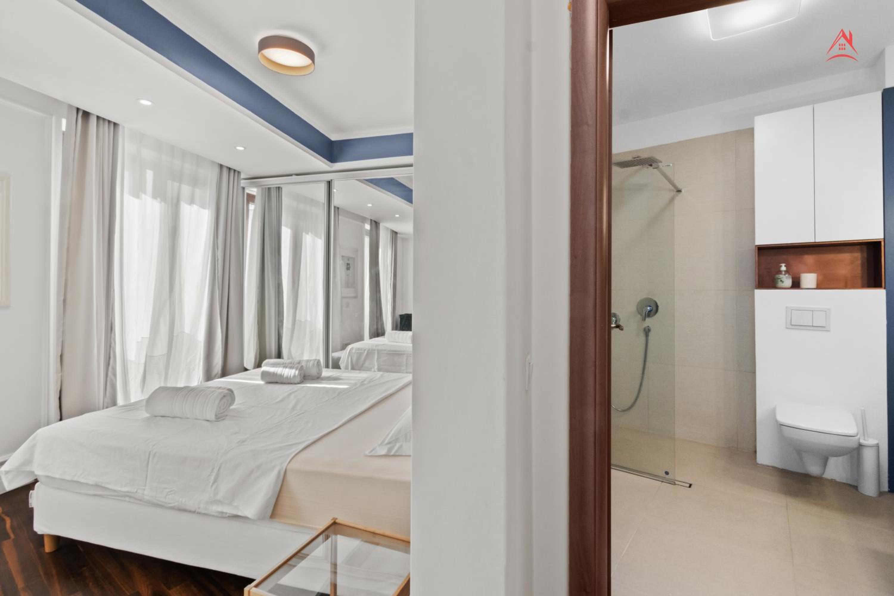Italiana 18 Apartment with Fireplace and Grand Terrace view 4