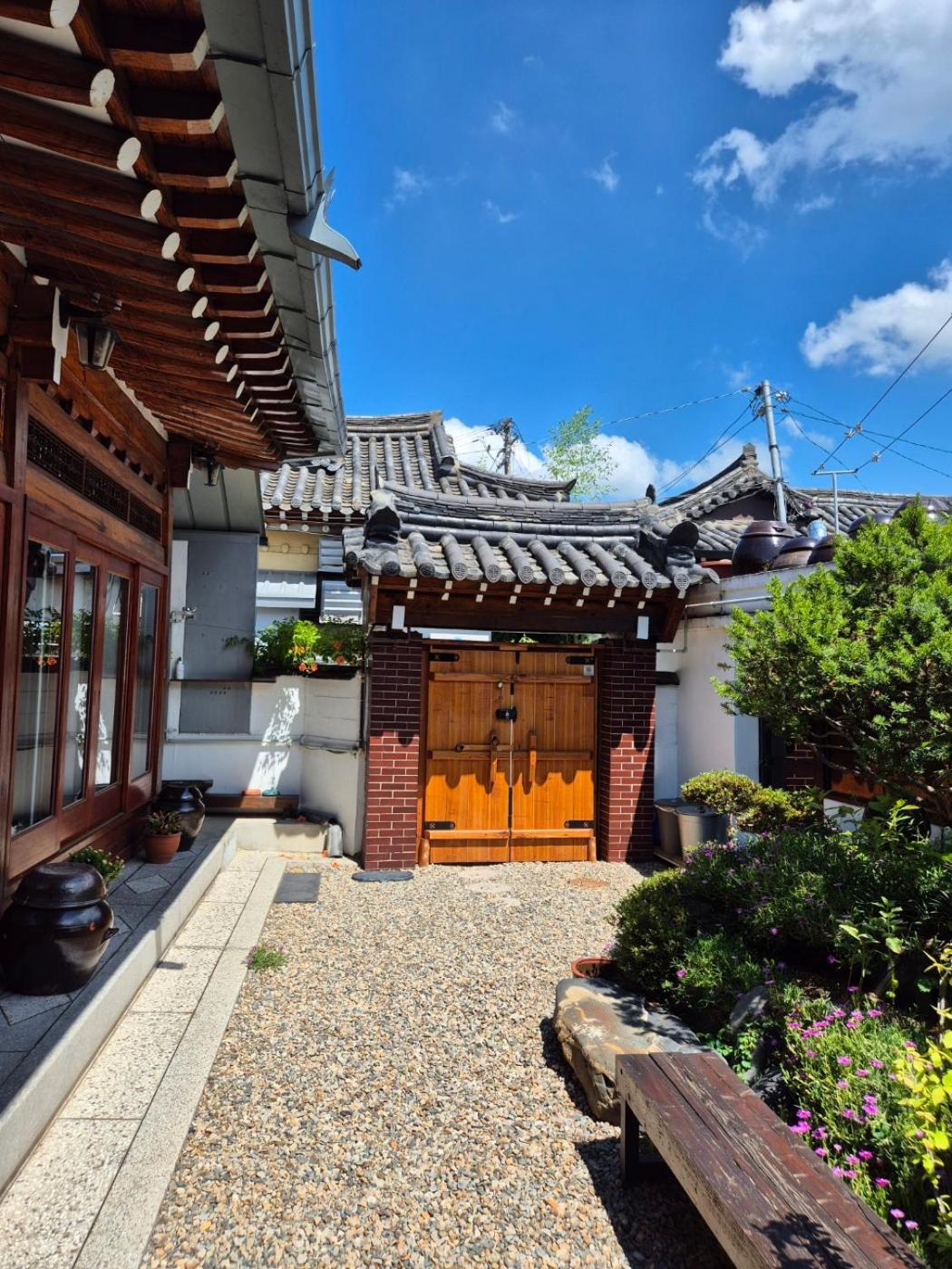 Yeonyijae hanok stay