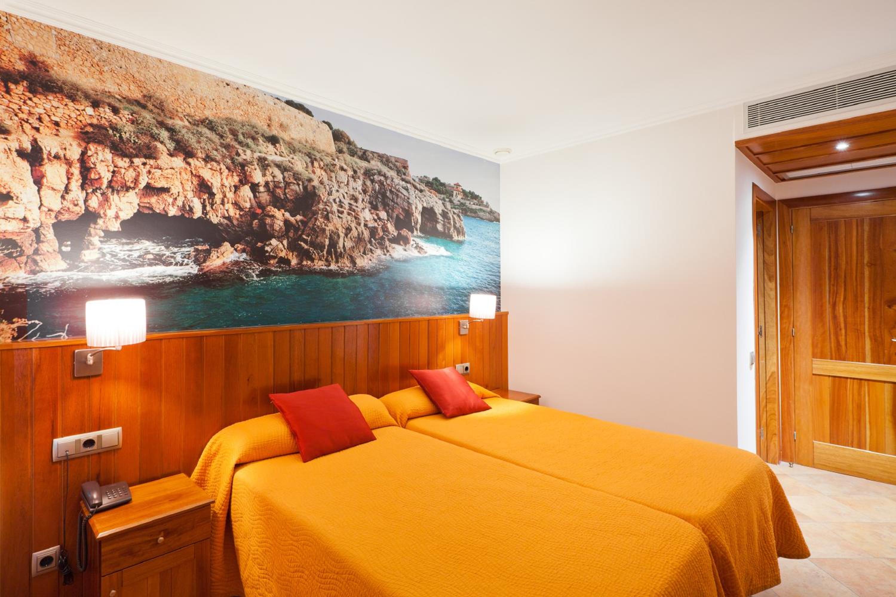 Tarragona Vacations - Placa De La Font - Property Image 4